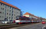 Straßenbahn Halle / Saale: Modernisierter Tatra- Großzug (T4D/T4D/B4D), angeführt von Wagen 1161 als Linie 2 nach Beesen.