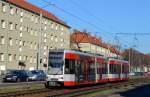 Straßenbahn Halle / Saale: Wagen 666 + 665 als Linie 2 nach Beesen.