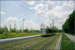 Mit der Straßenbahn durch Karlsruhe-Waldstadt -    In wunderbarer Landschaft nördlich des Jägerhaussees liegt die Haltestelle 'Elbinger Straße (Ost).' Sie erschließt das