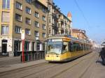 Niederflur-Straenbahnwagen 318, eingesetzt auf der Linie 2 in Richtung Hauptbahnhof, steht am 23.01.2006 an der Haltestelle Mathystrae in der Karlsstrae.