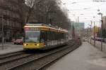 Wagen 305 passiert als 1 nach Durlach-Turmberg die alte aufgegebene Haltestelle Karlsruhe Gottesauer Platz.