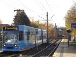 Linie 8 (Wagen 454 KVG) am 6.11.2011, fhrt gleich in die Wendeschleife Papierfabrik und spter wieder zurck Richtung Hessenschanze.