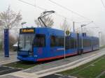 Wagen 475 der HLB Linie 1 an der Endhaltestelle Vellmar/Nord, noch leicht eingehllt vom Morgennebel (9.11.2011).