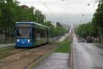 TW 607 auf dem Weg nach Vellmar bei der Einfahrt in der Haltestelle Kassel Murhardstrae/Universitt.