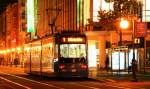 Kassel, Obere Königsstraße, Straßenbahn in der Kasseler Innenstadt.