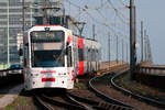 Die Linie 9 mit der Wagennummer 4546 auf dem Weg nach Köln-Sülz.