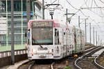 Der Wagen 4119 der Linie auf dem Weg Nach Sülz.