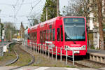 Die Linie mit Wagenuumer 4123 an der KVB-Haltestelle Königsforst.