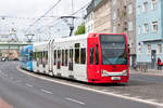 Die Linie 7 mit der Wagennummer 4043 auf dem Weg nach Zündorf.