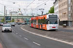 Die Linie 7 mit der Wagennummer 4567 auf dem Weg zur Achener Straße Gürtel.