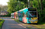 Die Linie 9 mit der Wagennummer 4005 an der KVB-Haltestelle Königsforst.