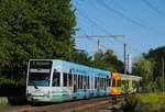 Ein vom Tw.4064 geführtes Tandem der Linie 12 kurz vor Merkenich - Mitte.