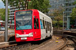 Die Linie 1 der KVB mit der Wagennummer 4087 auf dem Weg nach Weiden-West.