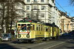 Der Museumzug  Finchen  auf dem Gotenring während der alljährlichen Nikolausfahrt des HSK (Historische Straßenbahn Köln e.V.) am 04.12.2016.