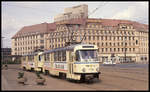 Tatra Tram 1702 mit einem zweiten Motorwagen vor den Hotels Astoria und Merkur am 26.4.1992 in Leipzig.