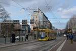 Leipzig, Martin-Luther-Ring. DWA NGT8 #1122 erreicht die Haltestelle Neues Rathaus. Die Aufnahme stammt vom 12.02.2018.