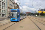 Leipzig LVB SL 12 (DWA NGT8 (LVB-Typ 36) 1127) Tröndlinring. - Die Straße ist nach dem ehemaligen Oberbürgermeister der Stadt, Carlo Bruno Tröndlin (1835 - 1908), benannt worden.