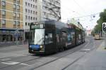 Gelenkwagen NGT8 1103  e wie einfach  der LVB (Leipziger Verkehrsbetriebe) am 12.9.2008 vor dem Westausgang des Hauptbahnhofs.