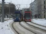 Straenbahntreff am Waldplatz zwischen NGT8 1149 (Spee-Bahn) auf der Linie 4E zum Sportforum und 1134 als Linie 3E nach Sommerfeld.