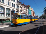 Am Lindenauer Markt hielt,am 25.August 2016,die Leipziger Straßenbahn Tw 2142.