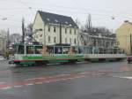 Magdeburg: Straenbahnlinie 1 nach Sudenberg an der Haltestelle Sdring.(18.2.2010)