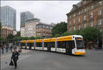 Variobahn in Mainz -    Vor dem Hauptbahnhof.