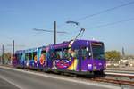 Straßenbahn Mainz: Duewag / AEG M8C der MVG Mainz - Wagen 271, aufgenommen im Oktober 2017 in der Nähe der Haltestelle  Zollhafen  in Mainz.