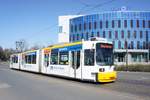 Straßenbahn Mainz: Adtranz GT6M-ZR der MVG Mainz - Wagen 205, aufgenommen im April 2018 in der Nähe der Haltestelle  Bismarckplatz  in Mainz.