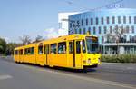 Straßenbahn Mainz: Duewag / AEG M8C der MVG Mainz - Wagen 276, aufgenommen im September 2018 in der Nähe der Haltestelle  Bismarckplatz  in Mainz.