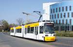 Straßenbahn Mainz: Adtranz GT6M-ZR der MVG Mainz - Wagen 209, aufgenommen im April 2019 in der Nähe der Haltestelle  Bismarckplatz  in Mainz.