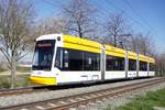 Straßenbahn Mainz / Mainzelbahn: Stadler Rail Variobahn der MVG Mainz - Wagen 229, aufgenommen Anfang April 2020 bei der Bergfahrt zwischen Mainz-Lerchenberg und Mainz-Marienborn.