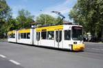 Straßenbahn Mainz: Adtranz GT6M-ZR der MVG Mainz - Wagen 212, aufgenommen im April 2020 an der Haltestelle  Goethestraße  in Mainz.