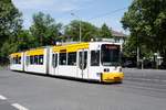 Straßenbahn Mainz: Adtranz GT6M-ZR der MVG Mainz - Wagen 214, aufgenommen im Mai 2020 an der Haltestelle  Goethestraße  in Mainz.