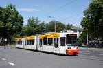 Straßenbahn Mainz: Adtranz GT6M-ZR der MVG Mainz - Wagen 208, aufgenommen im Juni 2015 an der Haltestelle  Goethestraße  in Mainz.