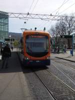 Eine RNV Variobahn am 03.04.11 in Heidelberg Hbf 
