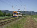 Eine RNV Variobahn in Edingen am 13.05.11 