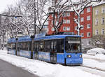 München     Auch auf der Linie 19 sieht man noch ein paar R2.2, wie hier 2144 in der Lautensackstraße, 11.01.2019.