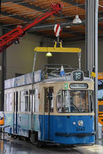 Der Triebwagen 2443 vom Typ M 4.65 wurde 1967 gebaut und war bei der Straßenbahn in München im Einsatz.