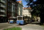 München MVG Tram 15 (R2.2 2144) / Tram 25 (p3 3008) Johannisplatz im Juli 1998.