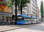 2207 ist in der Bayerischen Landeshauptstadt als L17 Richtung Schwanseestrasse unterwegs; 130607 