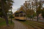 Wagen 17 der Naumburger Straßenbahn wartet auf Sonderfahrt an der Haltestelle Marientor (06.10.2023)