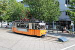 Tw 38 der Naumburger Straßenbahn GmbH als Linie 4 zum Salztor, am 25.08.2023 an der Haltestelle am Hauptbahnhof. 