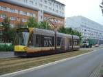 TW 103, vom Bahnhof kommend, beschleunigt gerade wieder, nachdem er an der Haltestelle Theaterplatz einen kurzen Halt einlegte.