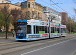 Mit der Werbung Verbinde,was du willst.Mit nur einem Ticket. zeigte sich 6 N1 Wagen 665 in der Rostocker Rosa-Luxenburg-Str.06.04.2024