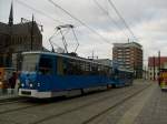 Tatra-Zug wartet an der Hst.