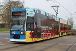 Bderbahn Molli als Linie 5 von Rostock-Mecklenburger Allee nach Rostock Sdblick via Hauptbahnhof am Morgen des 30.04.2016 in Hhe Rostock-Kunsthalle.30.04.2016