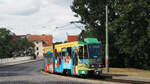 Wagen 28 im Dienst der SRS (Schöneicher-Rüdersdorfer Straßenbahn GmbH) vom Typ Tatra KT4D mit nachträglich hinzugefügtem Niederflurmittelteil, somit Typ KTNF6.