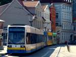 Wagen 825 der Nahverkehr Schwerin GmbH als Linie 1 unterwegs am Marienplatz