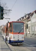 Strausberg, Strausberger Eisenbahn SL 89 (CKD T6C5 30 - Baujahr 1998) August-Bebel-Straße (Endstation Lustgarten) am 1. April 2007. - Scan eines Farbnegativs. Film: Kodak Gold 200-6. Kamera: Leica C2.