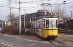 Mitte der 1990er Jahre überquert der auf der Linie 13 eingesetzte GT4 429 den Wilhelmsplatz in Bad Cannstatt